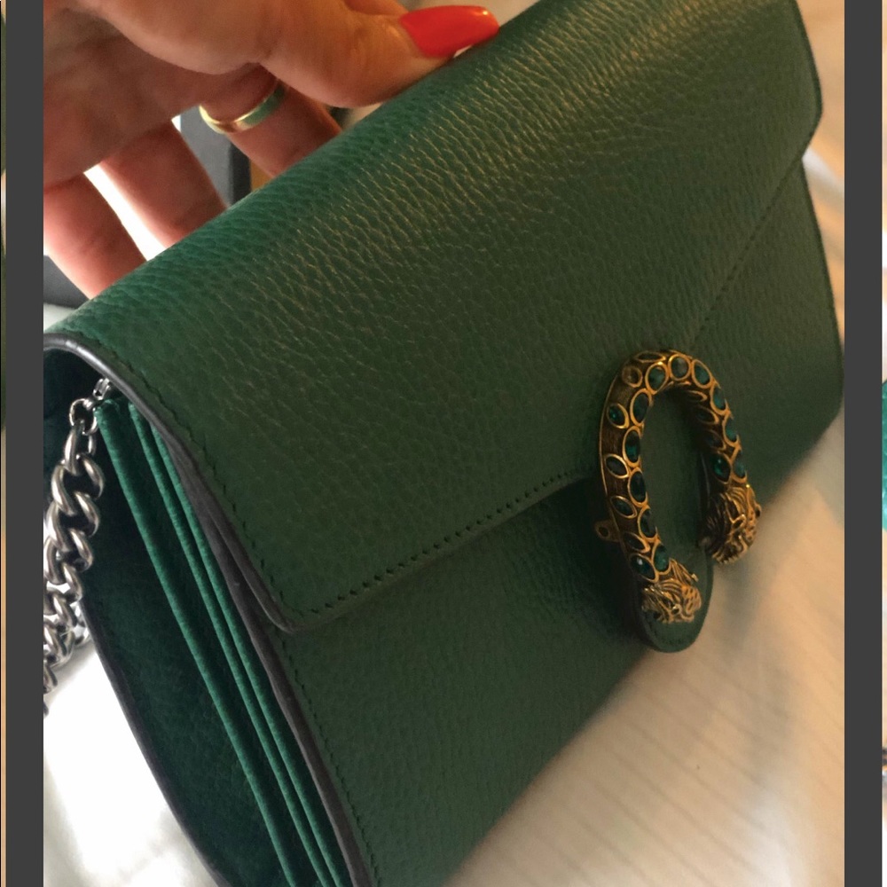 Dionysus Leather Wallet on a Chain
GUCCI